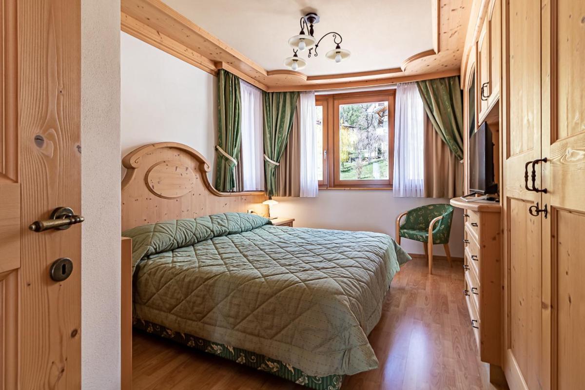 Hotel Arcobaleno Fai Della Paganella Esterno foto