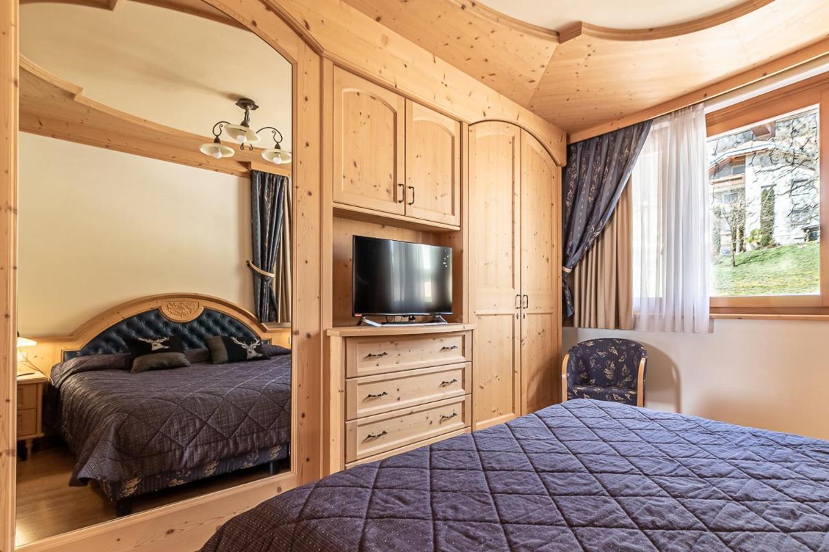 Hotel Arcobaleno Fai Della Paganella Esterno foto