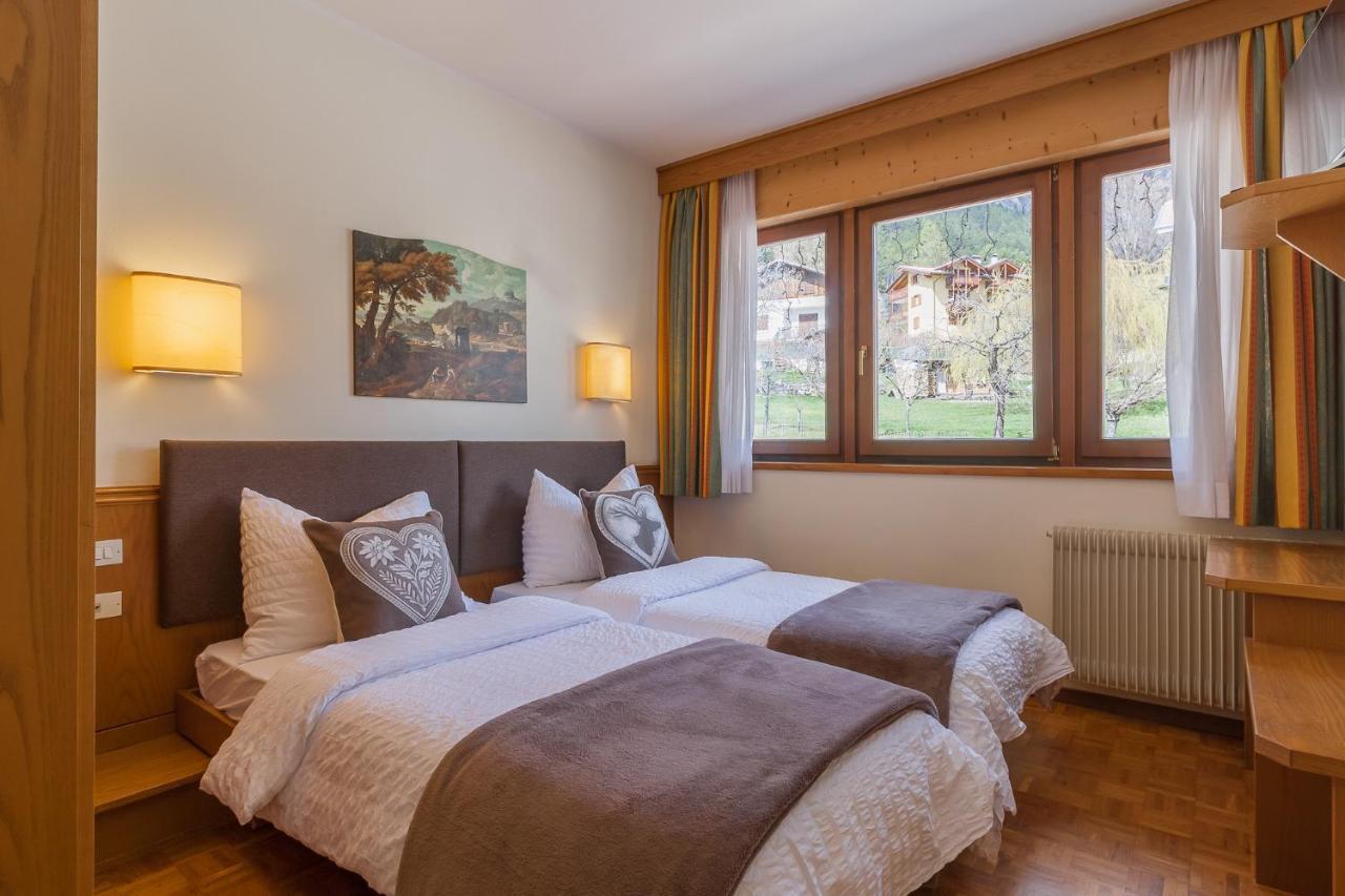 Hotel Arcobaleno Fai Della Paganella Esterno foto