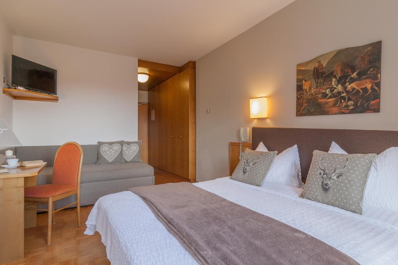 Hotel Arcobaleno Fai Della Paganella Esterno foto