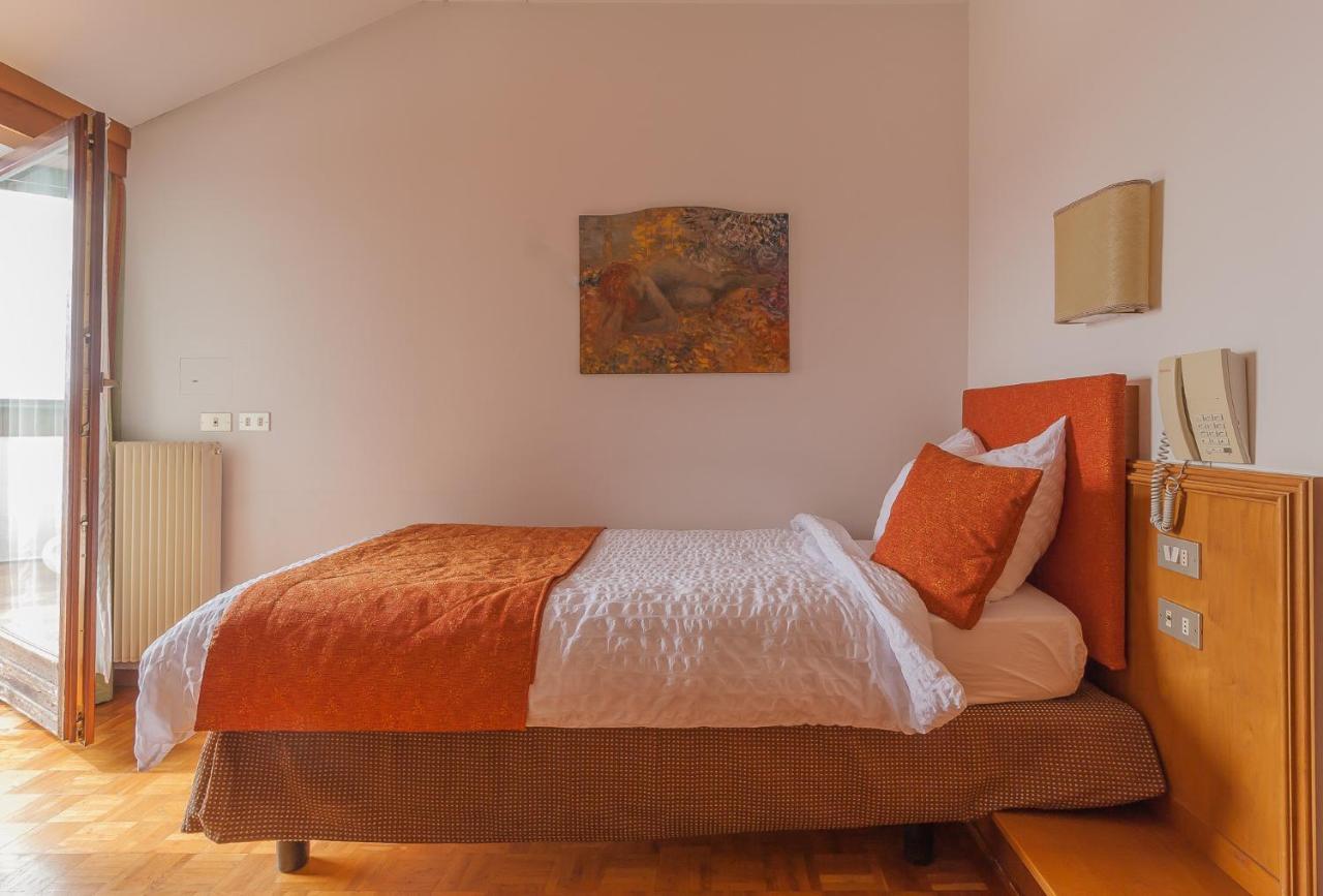 Hotel Arcobaleno Fai Della Paganella Esterno foto